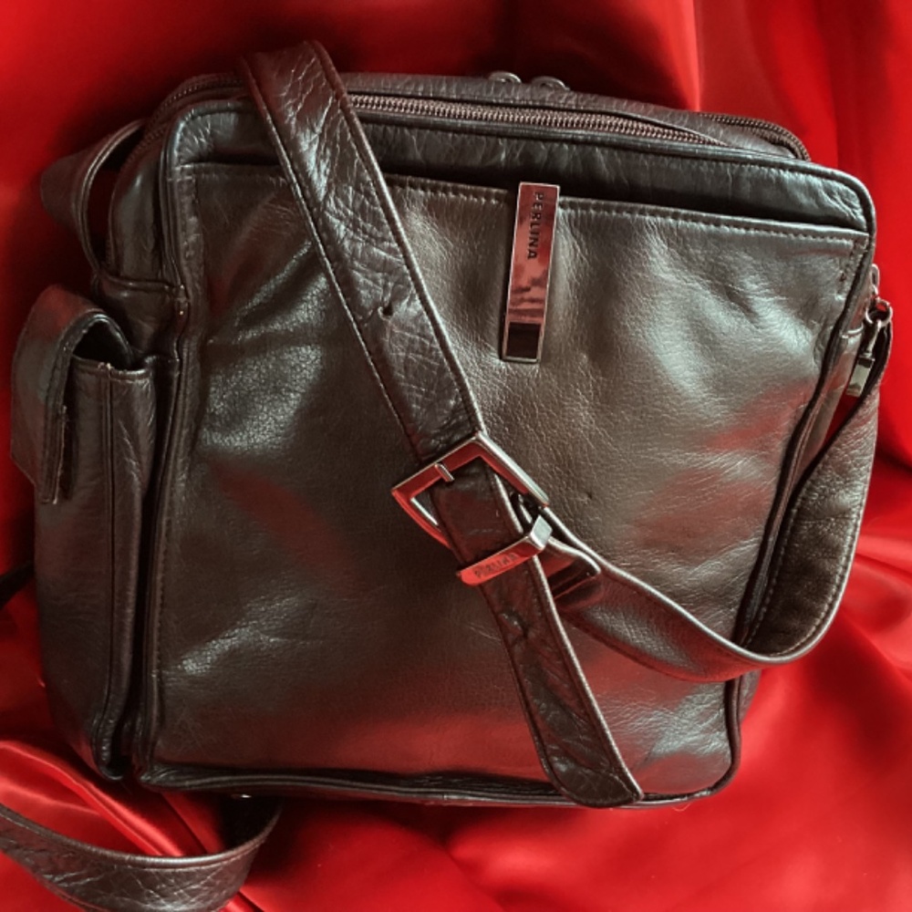 Vintage Perlina Leather Crossbody Handbag - Picture 9 of 9